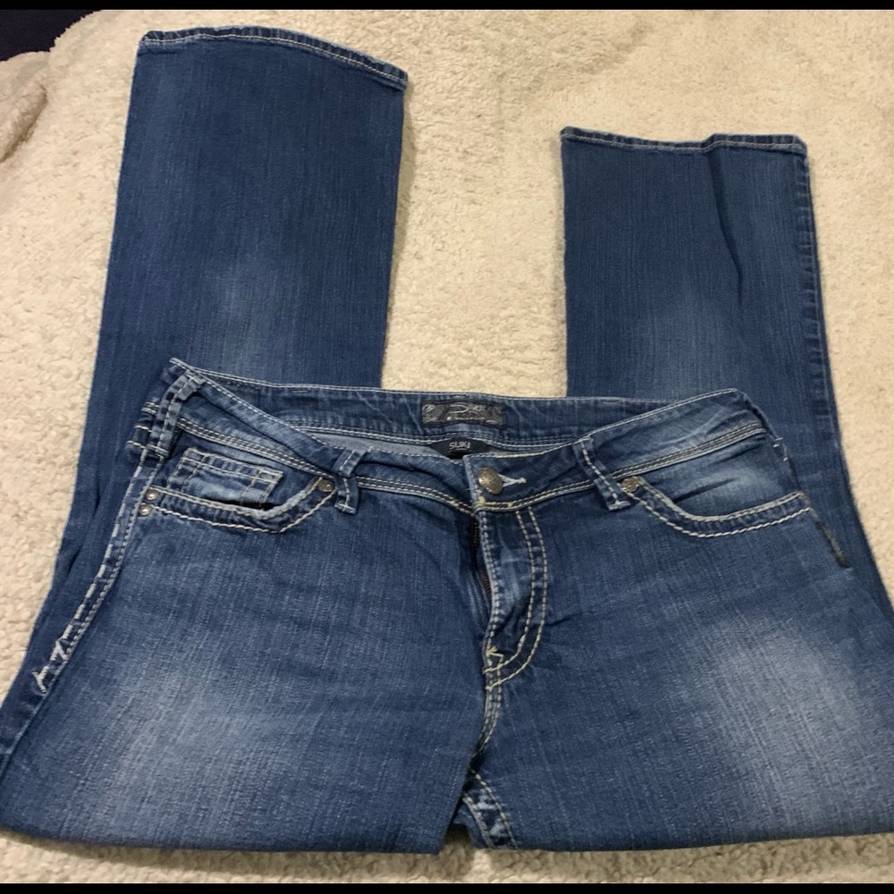 EUC!! SILVER “Suki” Bootcut Jeans
